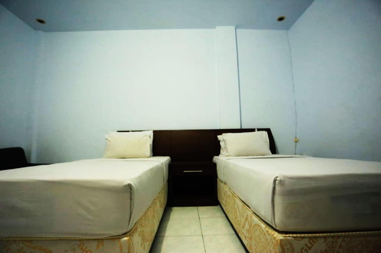 Urbanview Hotel Mulia Indah Palopo Luaran gambar