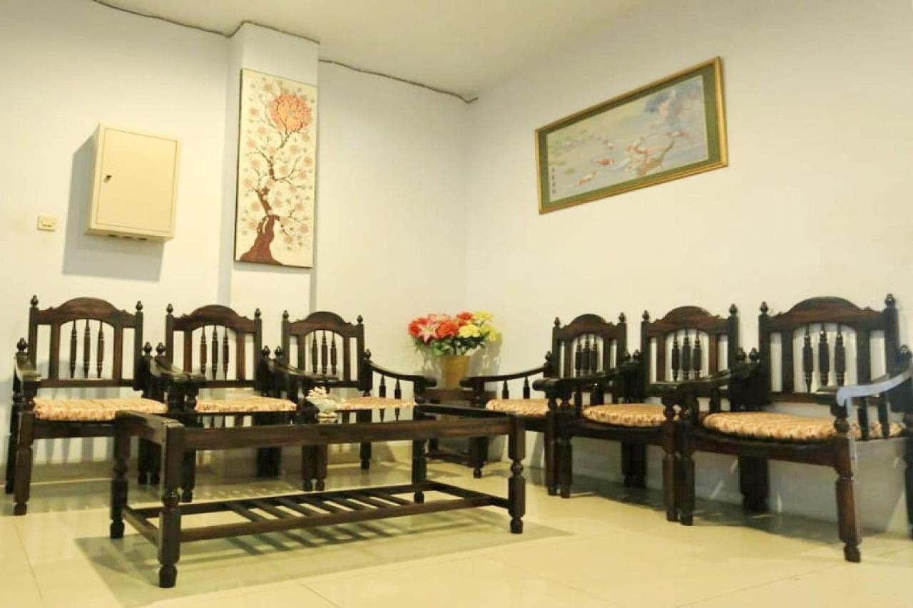 Urbanview Hotel Mulia Indah Palopo Luaran gambar