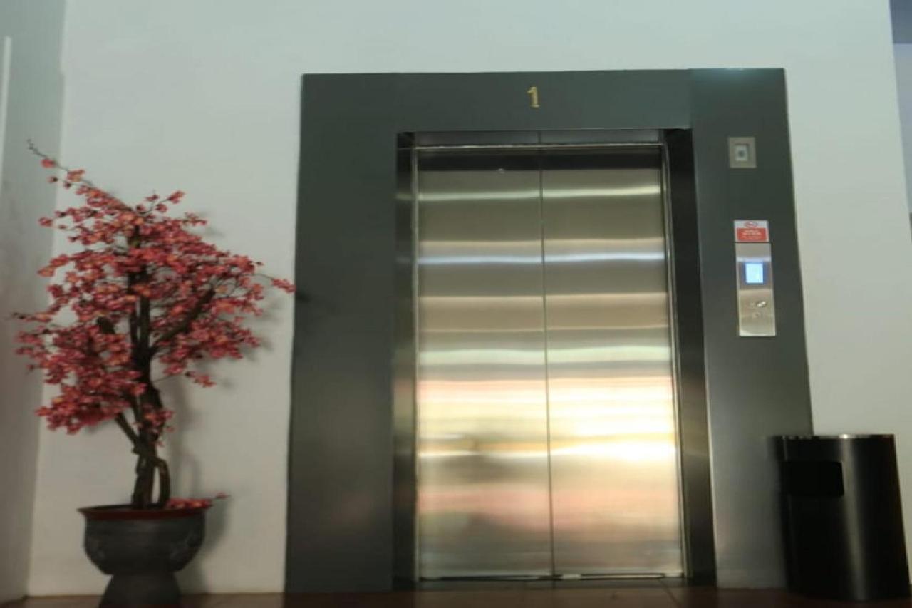 Urbanview Hotel Mulia Indah Palopo Luaran gambar