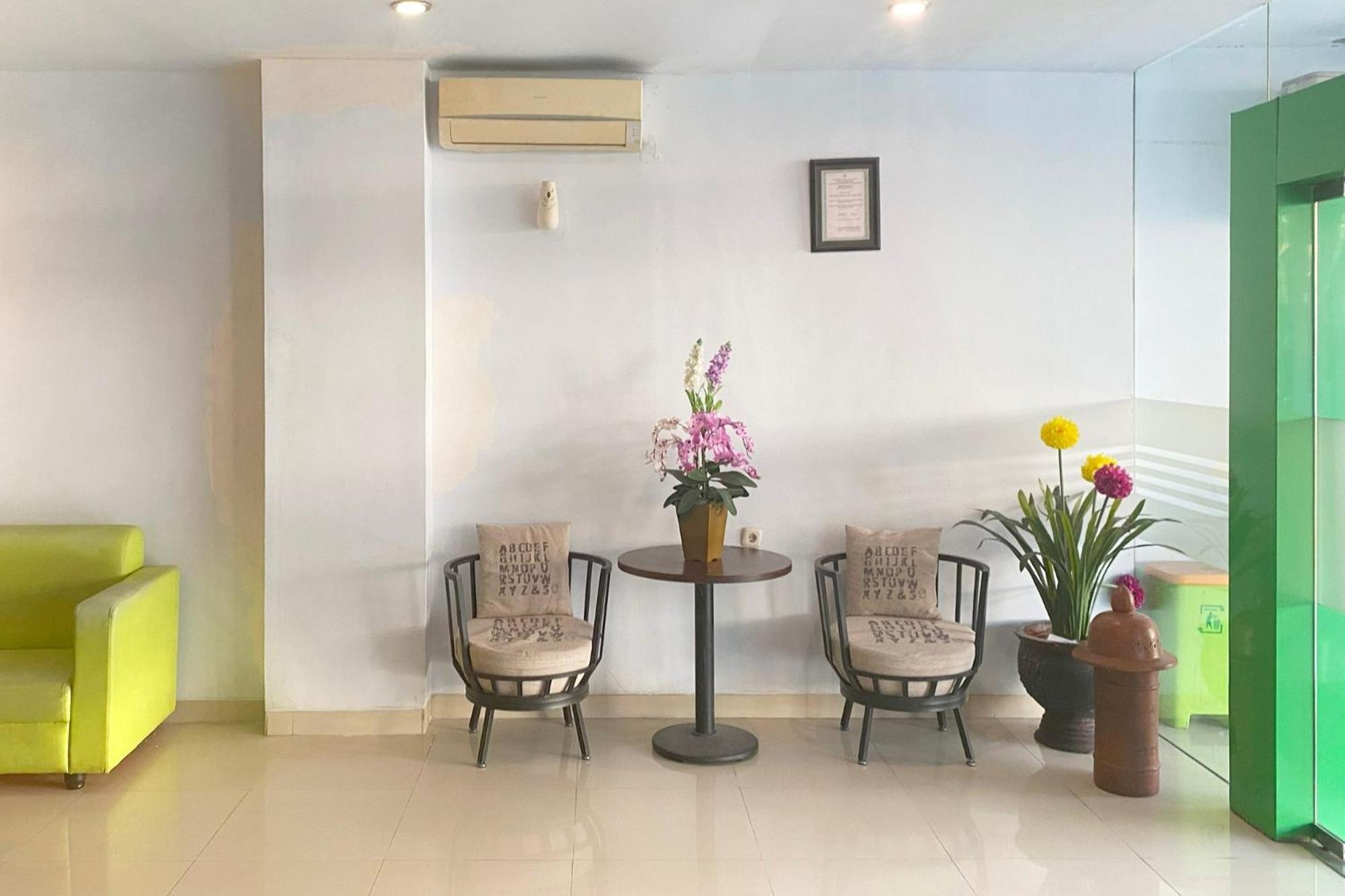 Urbanview Hotel Mulia Indah Palopo Luaran gambar